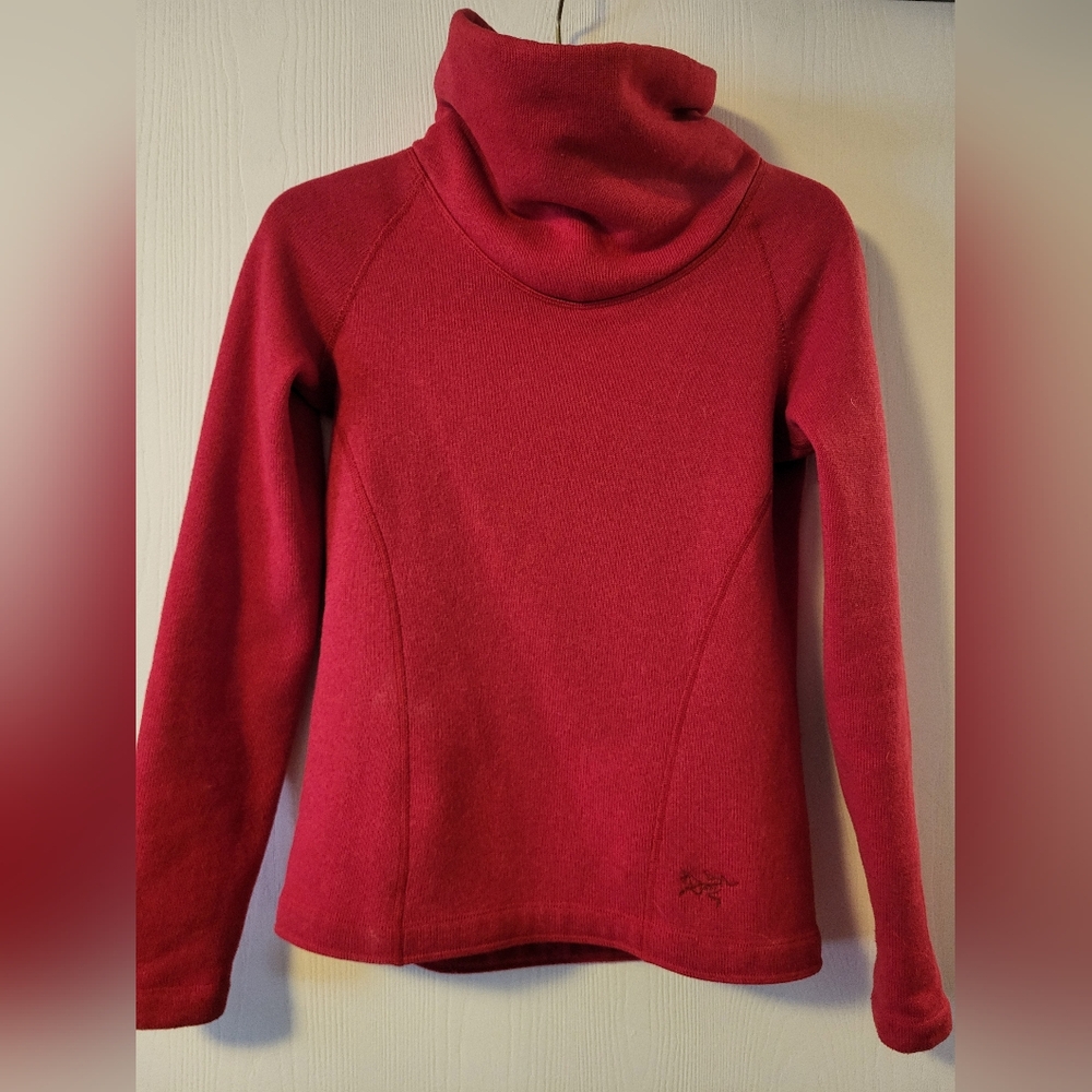 Arc'teryx Desira top in tulip pink